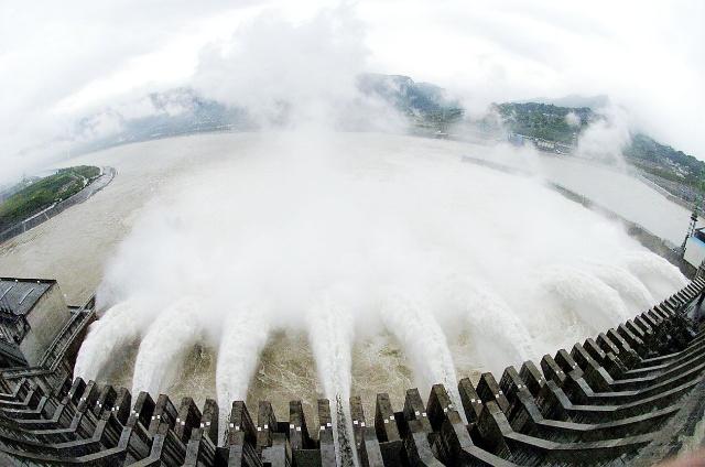 世界最大的水力发电站,中国三峡大坝到底多厉害?看英媒怎么说!